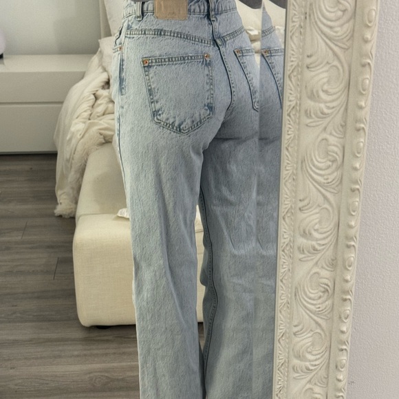 Zara Light Wash Straight Leg Jeans - Picture 2 of 2
